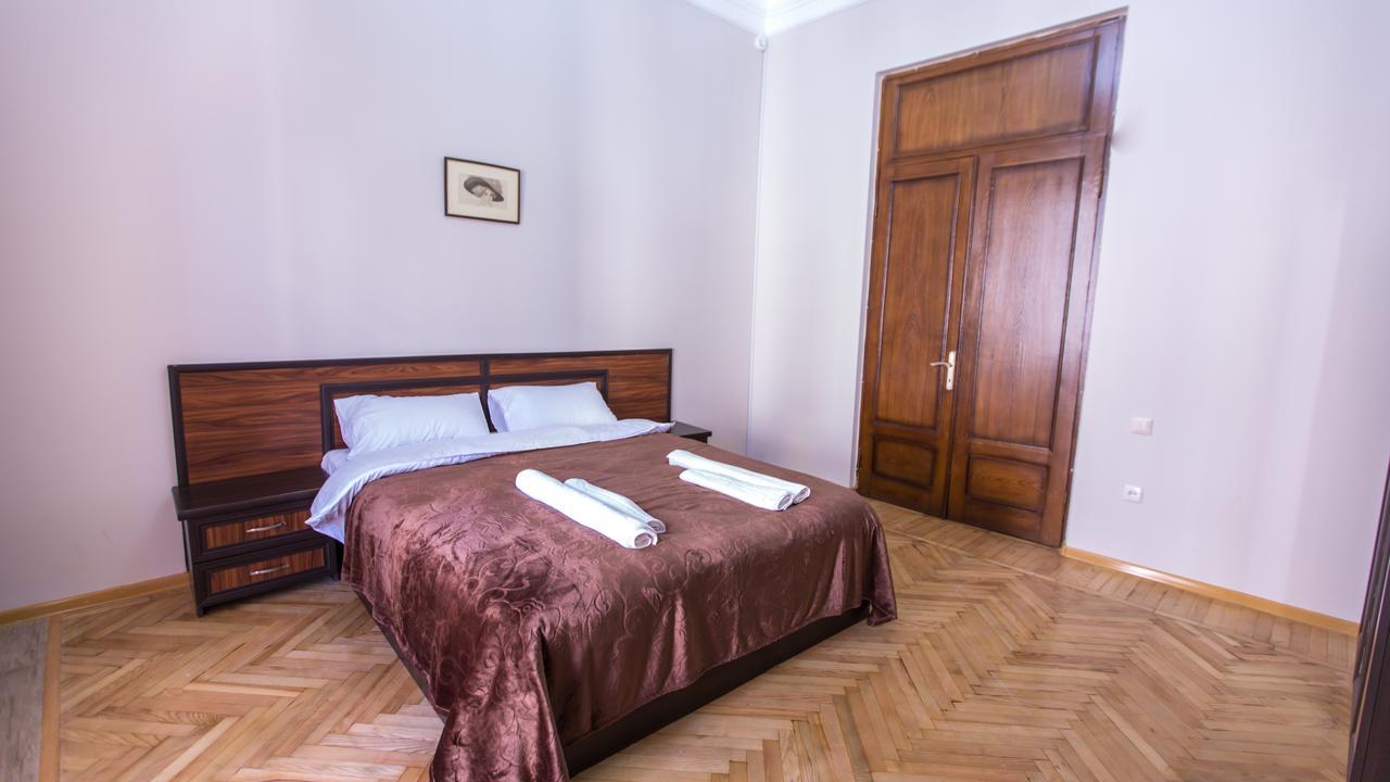 Hotel Cattaleya Batumi Exterior foto